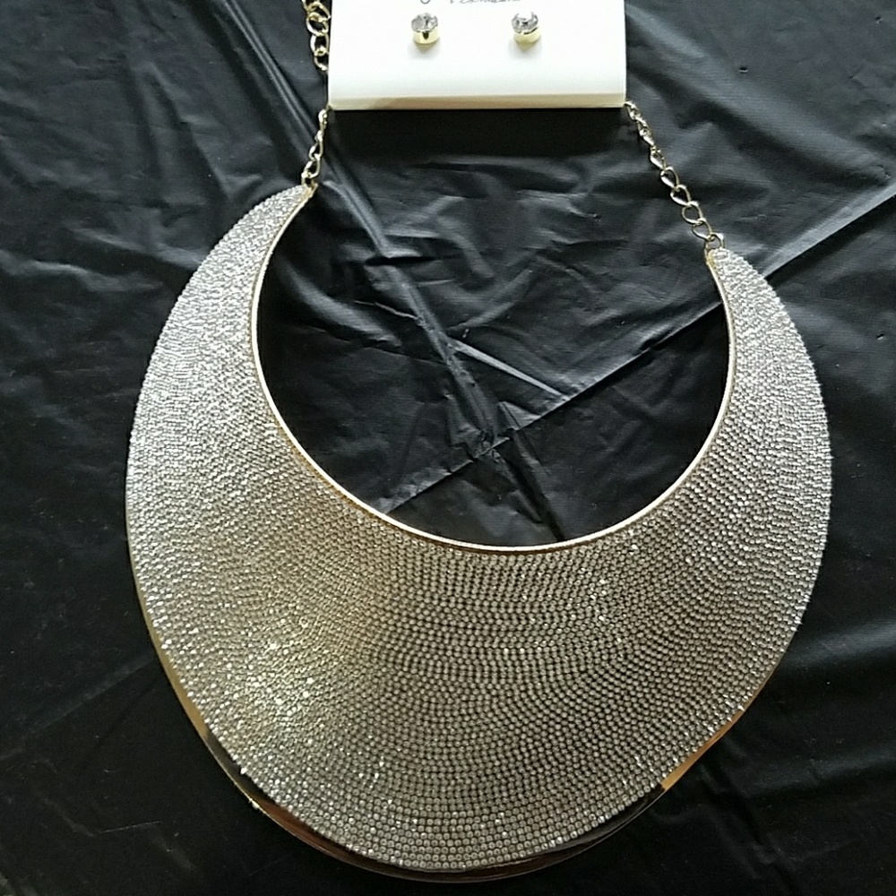 Gold & Diamond necklace